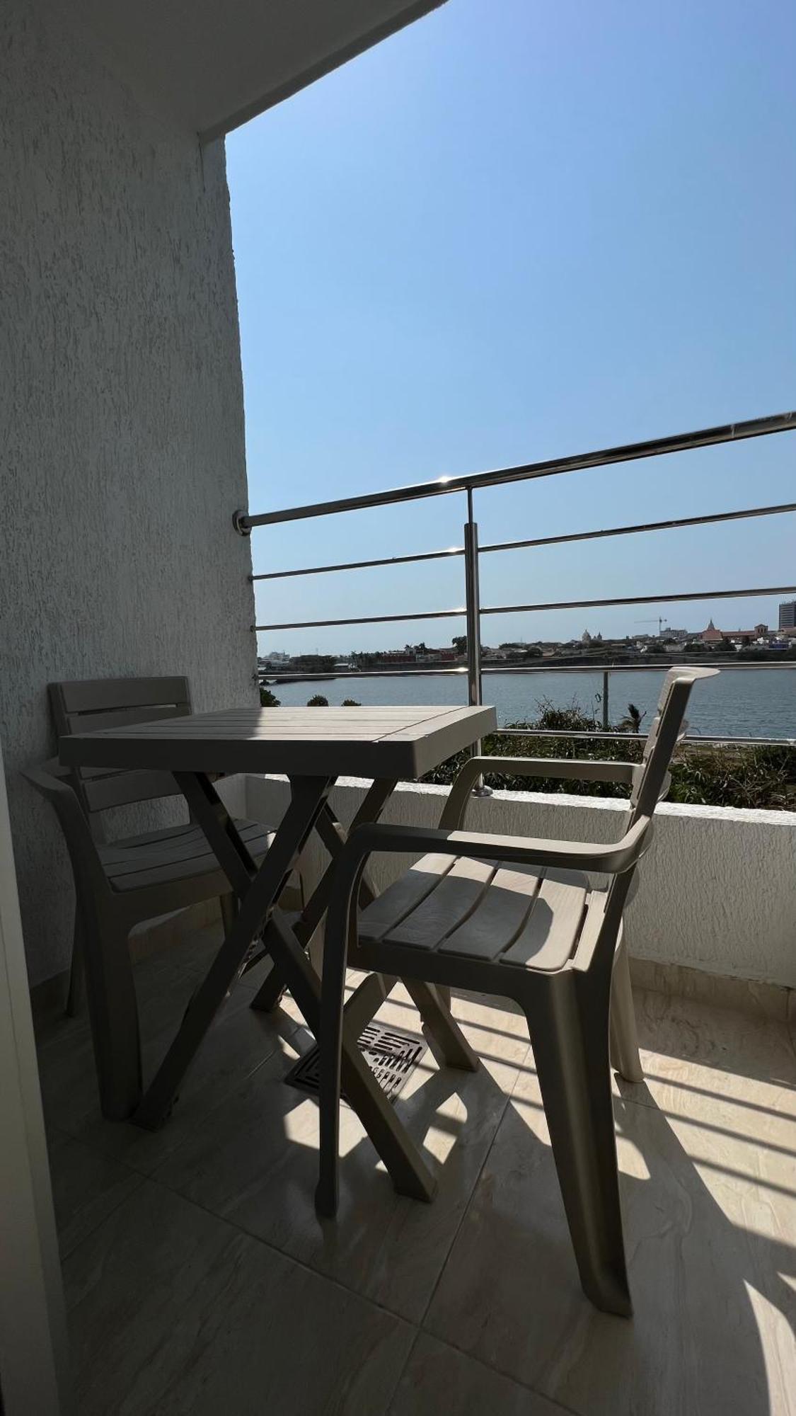 Bahia 79 Apartasuites Cerca Al Centro Cartagena  Exterior foto